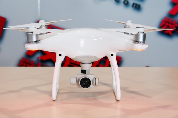 大疆精灵4rtk最精确的飞行高度,大疆无人机精灵4测评视频