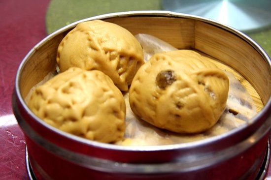 老奶奶都不扶就扶你什么梗,老奶奶不扶就服你下一句