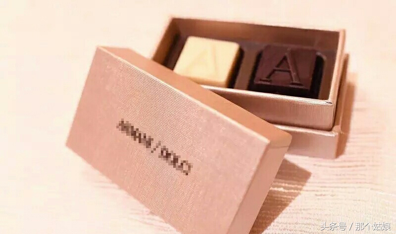 方媛几岁成为天王嫂的 (方媛和天王嫂合影)