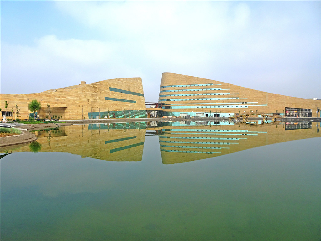 矗立在大漠之上的旅游航母——走笔沙坡头旅游新镇