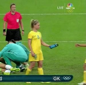 博尔特为什么改行足球,博尔特100米改行踢足球