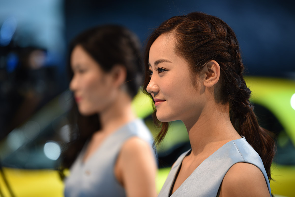 腾龙70-200镜头a025停产了吗,腾龙70-210内变焦镜头