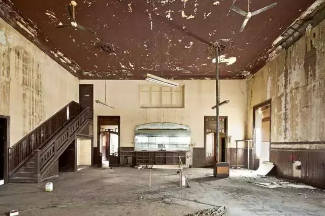 室内案例|耗时6年完成巴塞罗那SalaBeckett话剧院