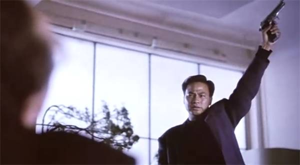 周润发同学，演了一辈子黑老大，向华强不敢惹他，爱妻爱家好男人