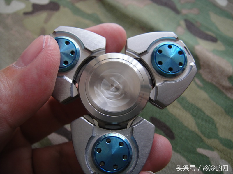 指尖陀螺spinner,handspinner指尖陀螺怎样玩