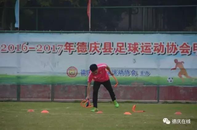 小孩学踢足球视频,小朋友学踢足球视频