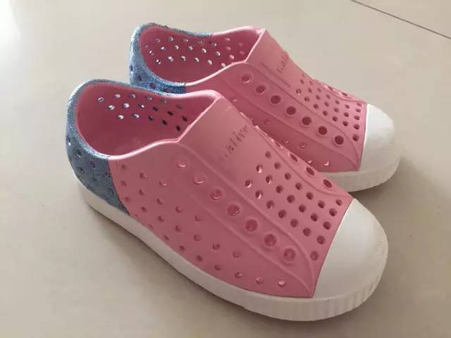 哪个品牌的儿童凉鞋最舒服,推荐中儿童凉鞋好穿又好看