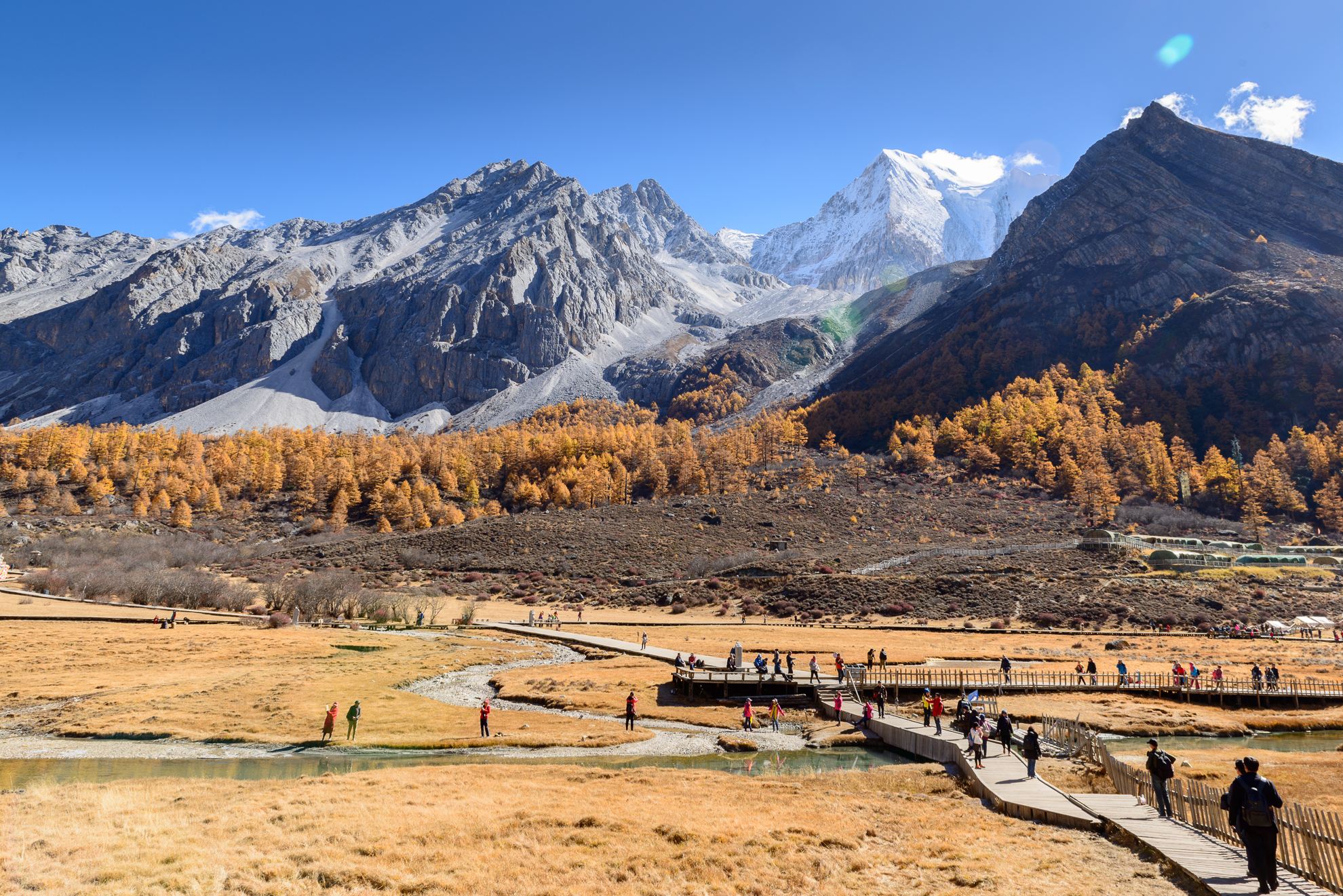工作烦了就去旅行吧,稻城亚丁蓝色星球下最后一片净土