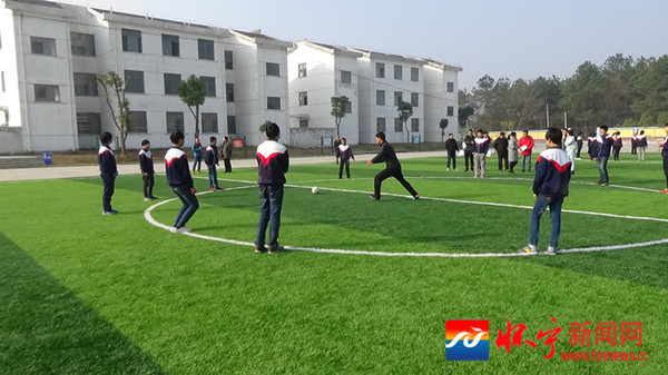 农村足球梦,无棣农村小孩足球梦