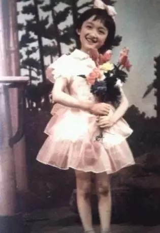 她曾是国民初恋,因谣言消失10年,如今45岁仍优雅甜美!