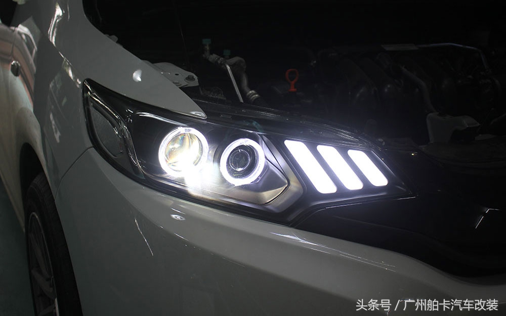 飞度gk5更换大灯灯泡教程,三代飞度gk5改装后视镜