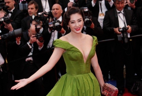 田小娥油泼面视频,油泼面田小娥