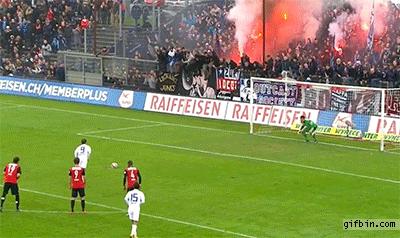 足球gif爆笑动图,足球十大搞笑进球动图最新