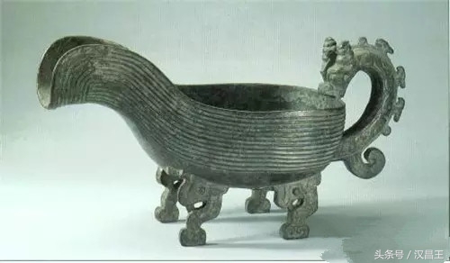 青铜器上的假锈如何鉴别,碱水能鉴别青铜器的锈的真假吗