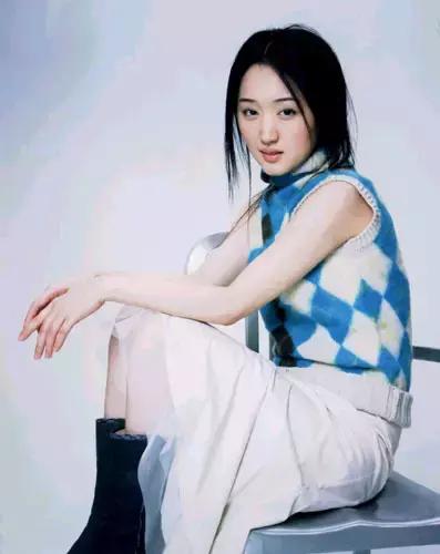 她曾是国民初恋,因谣言消失10年,如今45岁仍优雅甜美!