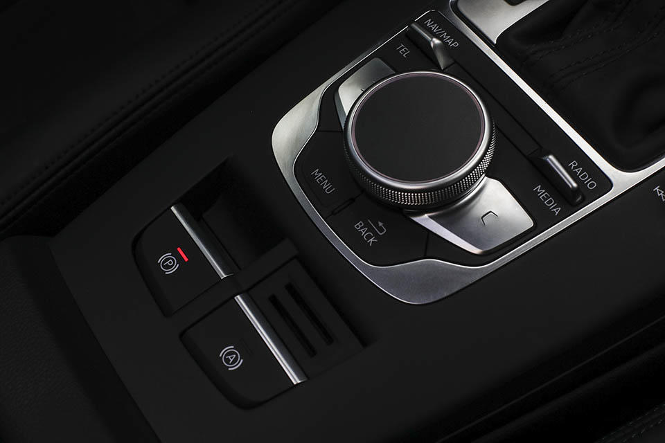 新奥迪a3两厢评测,新奥迪a3l汽车测评