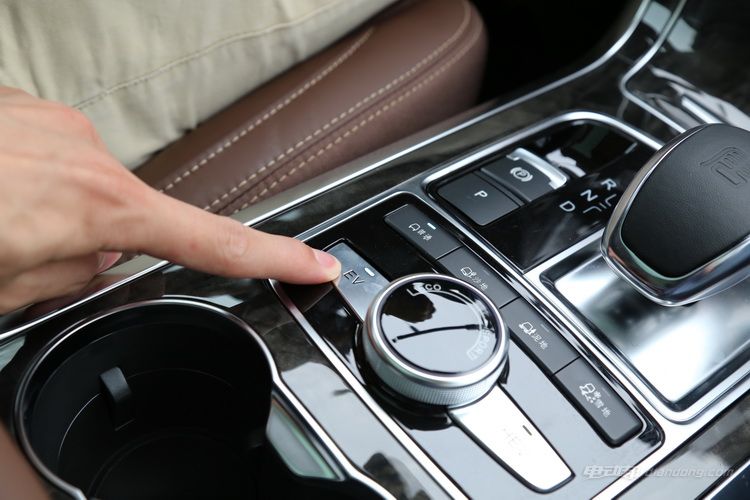 唐100加速测试,比亚迪唐100跑高速