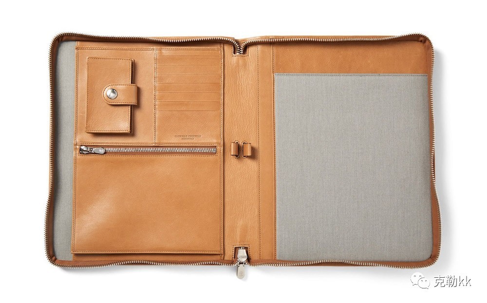 怎样拿手拿包 (手里拿包怎么有腔调)