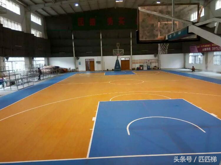 彩色篮球场是不是水泥地,硅pu篮球场和普通塑胶球场