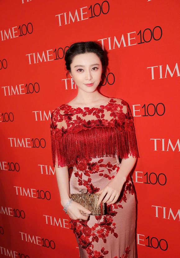 从毯星到戛纳电影节主竞赛评委,从红毯艺人到著名演员赵丽颖