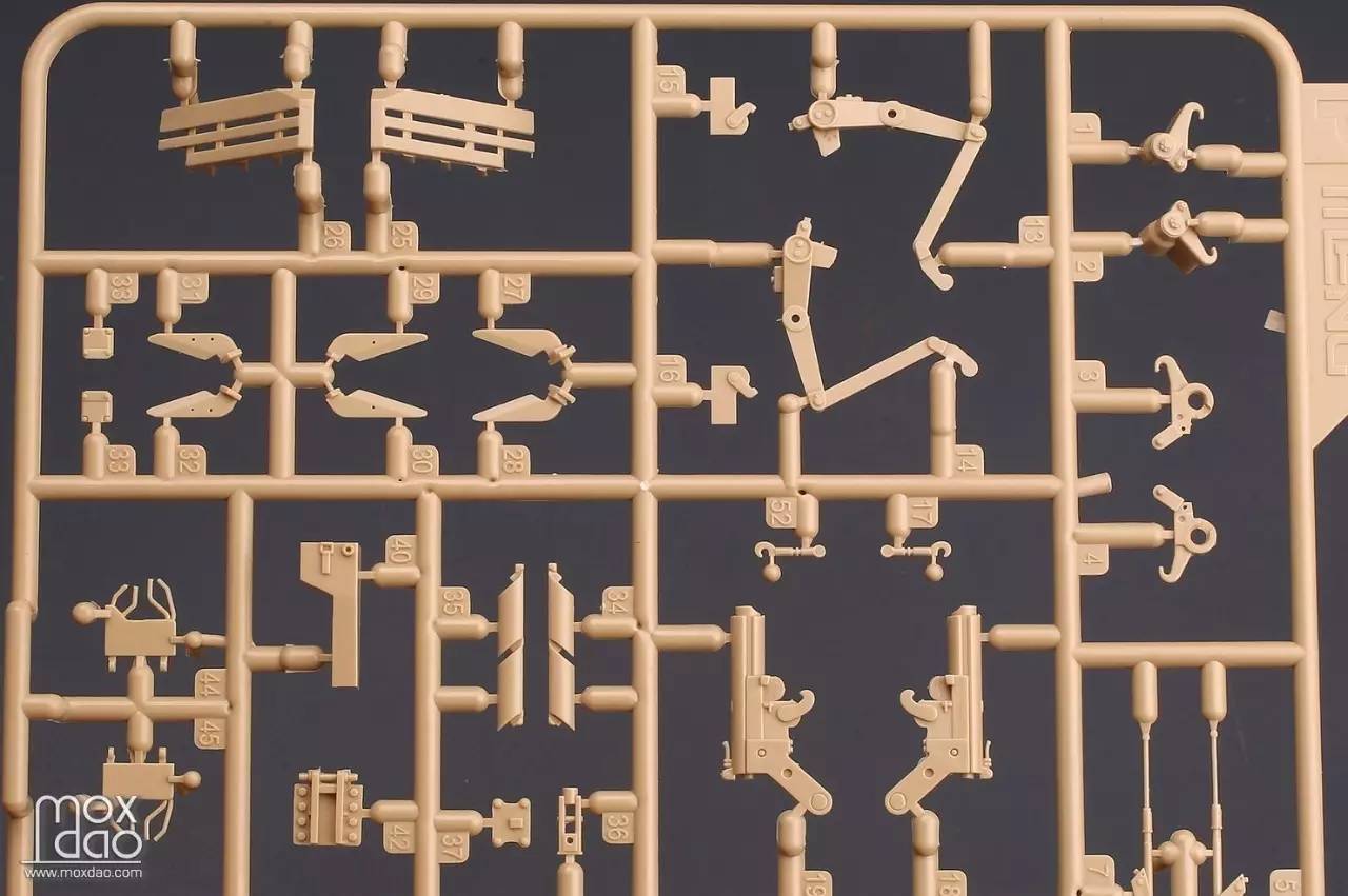 MENG出品的俄罗斯BMR-3M装甲扫雷车｜板件开盒