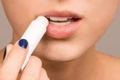 别让细纹出卖你的年龄,如何很有效淡化唇纹