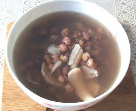 薏米红豆莲子百合的做法,薏米红豆百合粥步骤