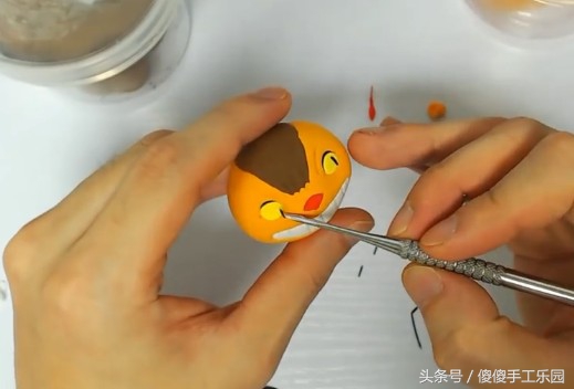 创意diy粘土制作,还记得宫崎骏动画里的(龙猫)猫巴士吗