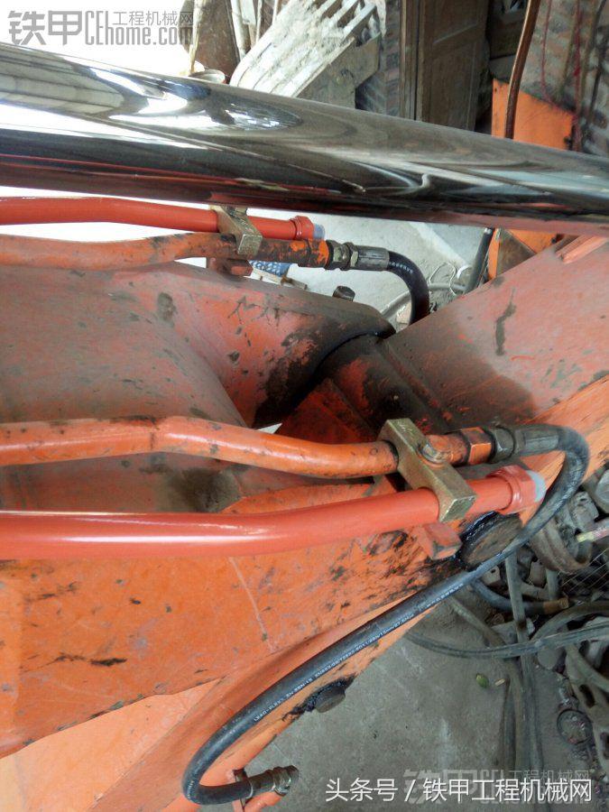 挖掘机破碎锤管路安装详细图,三一破碎锤管路安装示意图