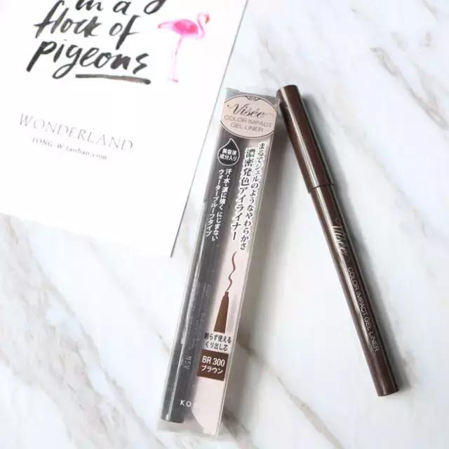 初学者化妆需要哪些东西和步骤呢 (初学化妆怎么选产品需要注意什么)