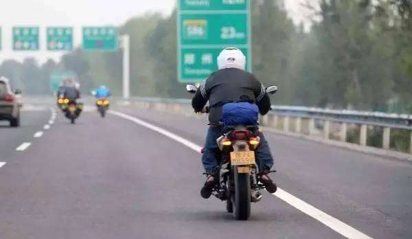 125摩托车上高速需要什么条件,摩托车真的能上高速路了吗