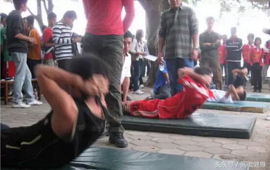 怎么做仰卧起坐标准动作,仰卧起坐标准正确做法