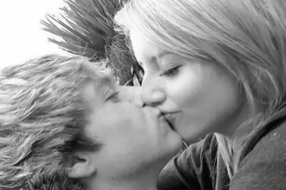 你以为Naill奶儿还是1D那个时期的正太吗？他已经变了！