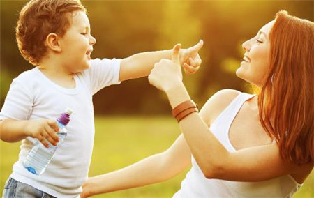 孩子容易骄傲该怎么教育他,孩子骄傲浮躁怎么引导