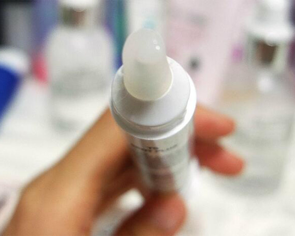 脖子后面长痘痘的原因女生,脖子后面长痘痘怎么办不疼