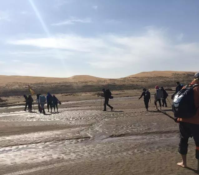 爱不爱她，都要带她库不齐沙漠暴走（图片整理）