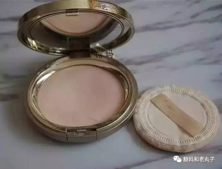 夏天用什么粉饼不脱妆,轻薄补妆粉饼推荐
