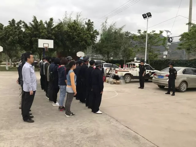 五一交警在岗守护平安路,五一交警在岗守护平安简报