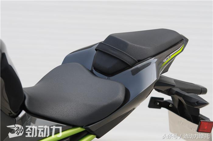 川崎z9002017款感受,川崎z900se和z900re区别