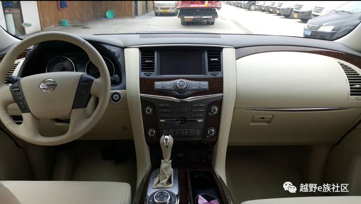 尼桑途乐Y61外观改装案例,途乐y62改装液晶仪表