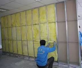 墙体隔断用砖砌还是轻钢龙骨结构,双层玻璃隔断与做墙体哪个便宜点