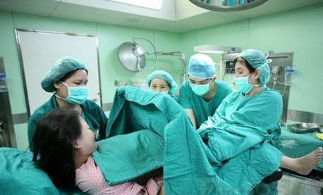 孕妈注意了该做的检查不能少,产前最尴尬的检查方式