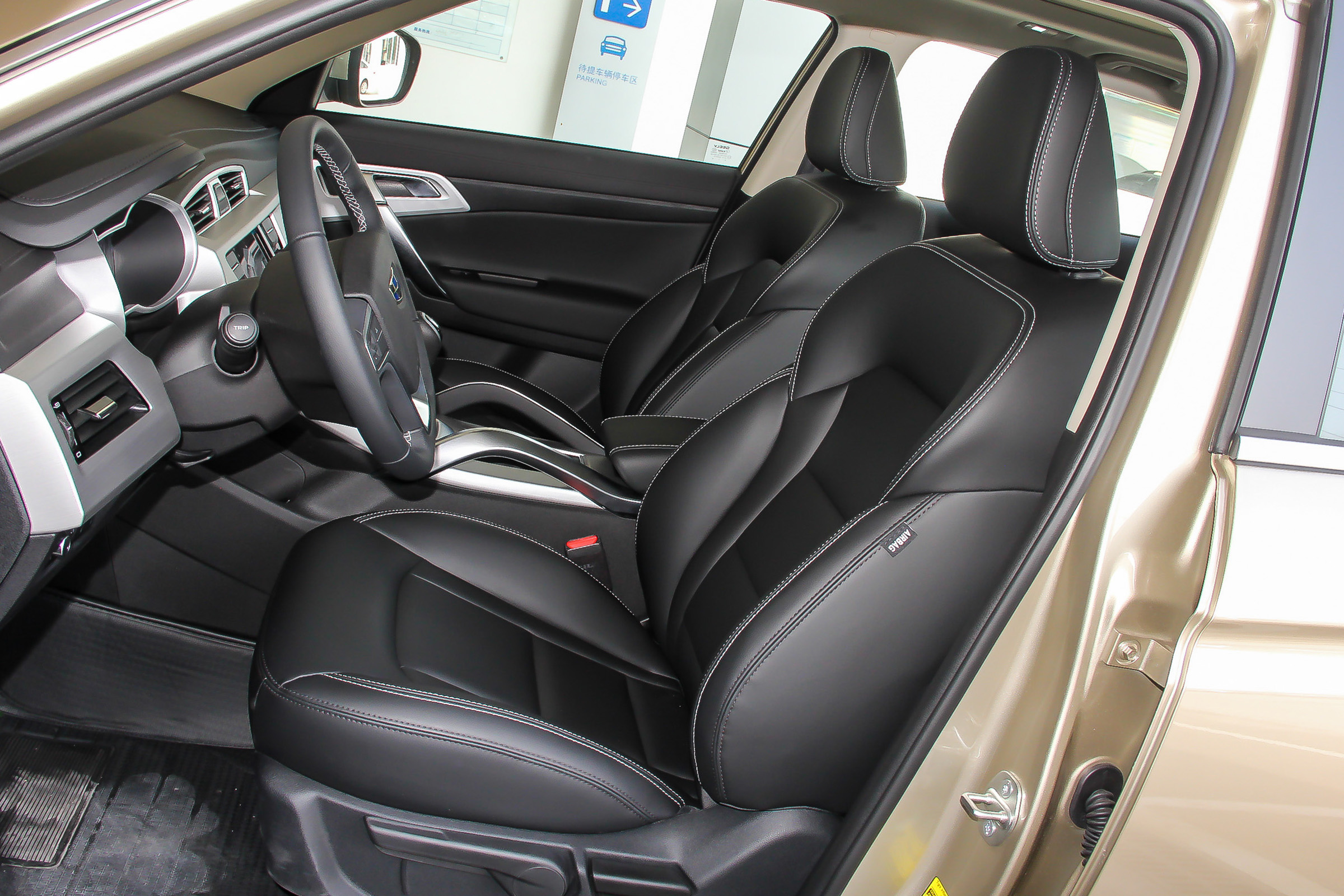 吉利汽车每天推荐好车,吉利博越自动挡2021款落地价suv