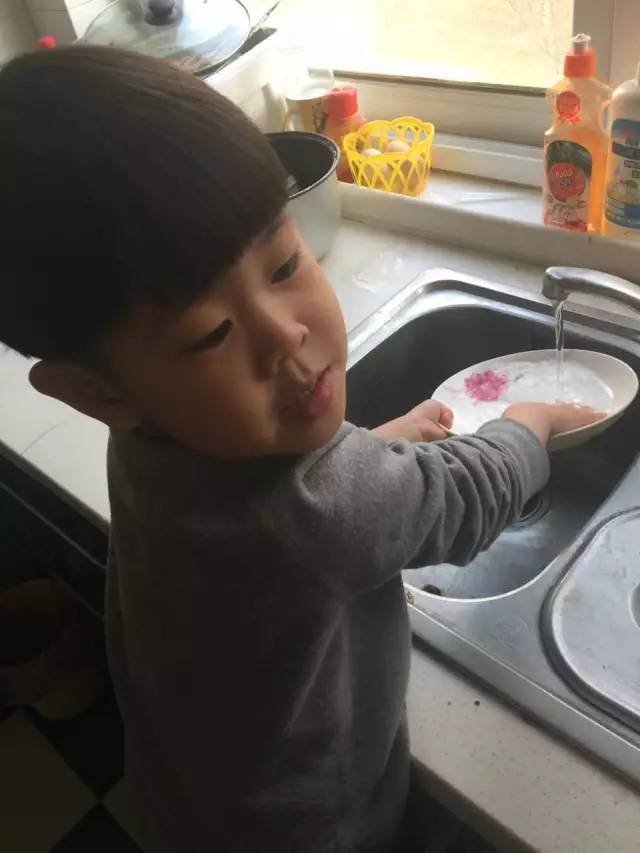 大奖揭晓｜劳动节的水孩子，“萌宝爱劳动”投票结果大揭晓！