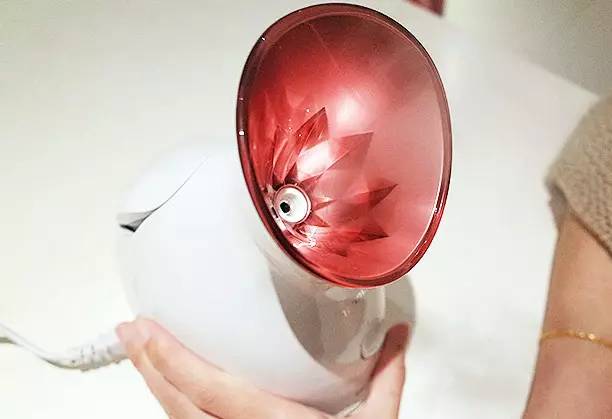 编辑朋友圈|听说,你宁可相信爱情,也不信美容仪?