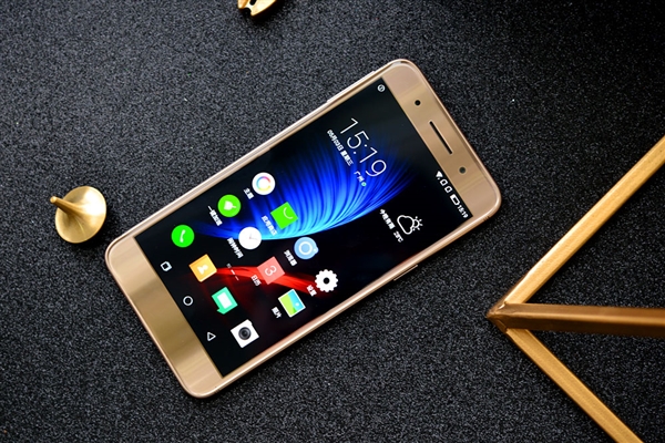 赵丽颖代言ivvi多少钱,赵丽颖vivo手机图片