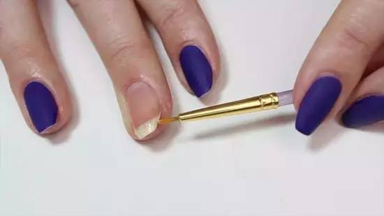 指甲从根部断裂去除断甲,指甲断裂在家自己怎么修补