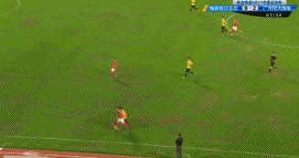 恒大强援再现1对4碾压过人,恒大亚冠连续击中门框