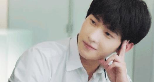 井柏然周冬雨撞衫,周冬雨井柏然红毯