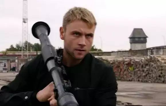 一次性放出8集，这部羞红妹子的美剧终于更新了！